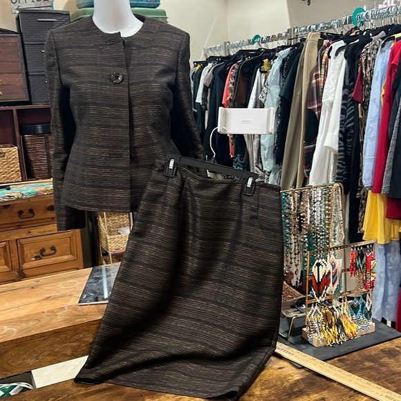 Kasper Dresses & Skirts - STUNNING Kasper Metallic Shine 2-Pc Suit Skirt & Blazer Size 4 Black Brown Women